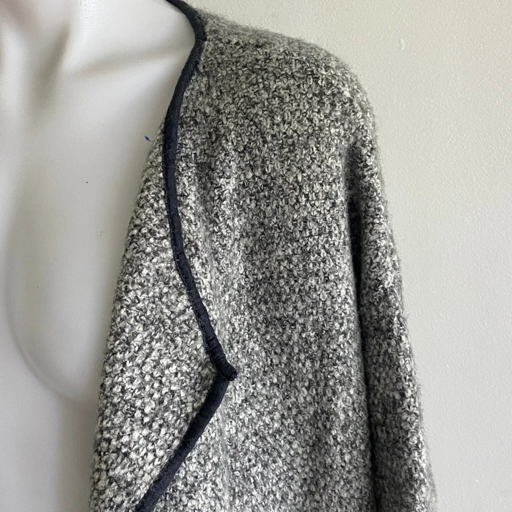 ASTR The Label Womens XS Grey Boucle Open Front Cardigan Sweater Wool Blend Coat